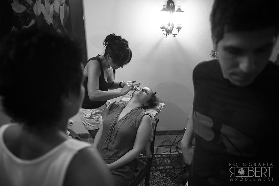 Radość gości podczas obiadu weselnego