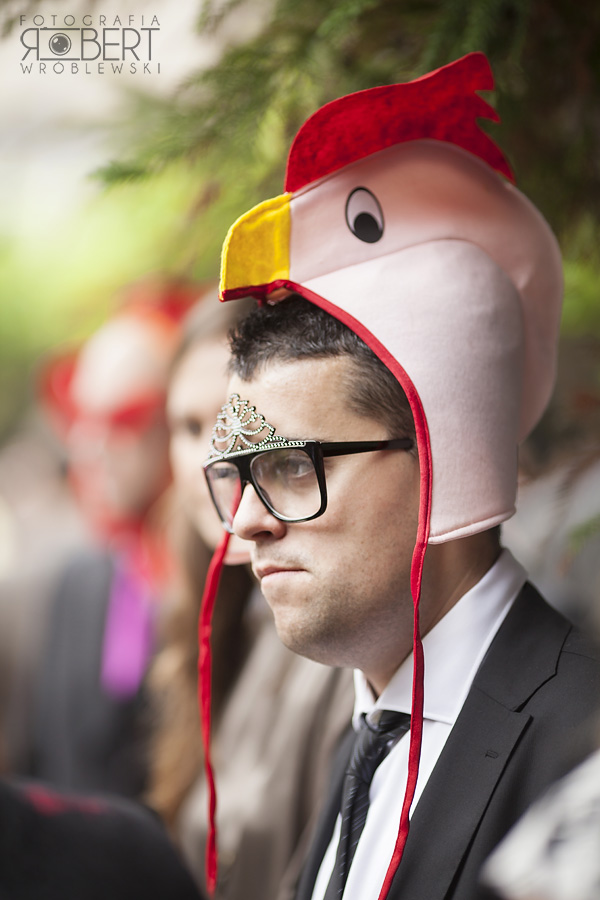 Bliskość Marii i Rodrigo w ogrodzie