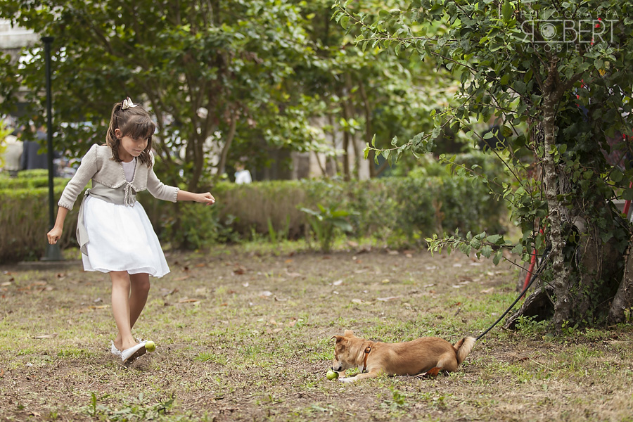 Kieliszki wina podczas obiadu weselnego