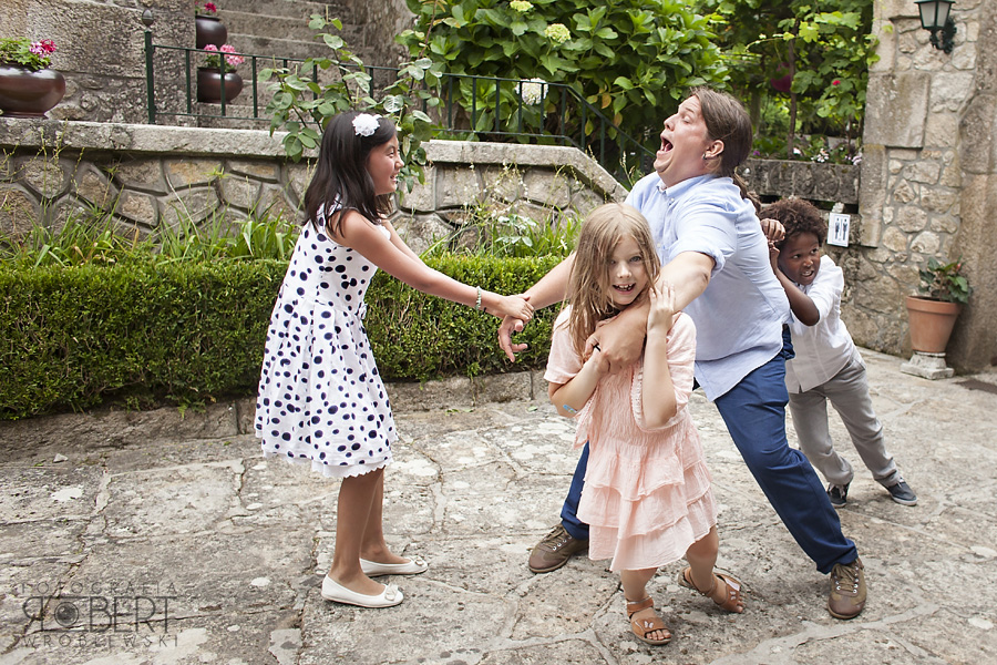 Nowożeńcy na tle oceanu atlantyckiego