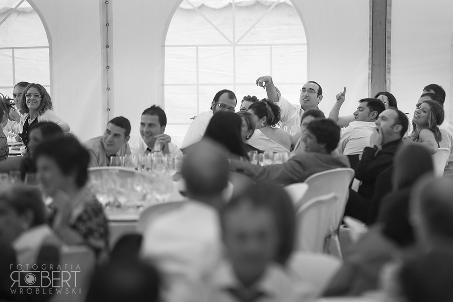 Muzyka na żywo i tańczący goście