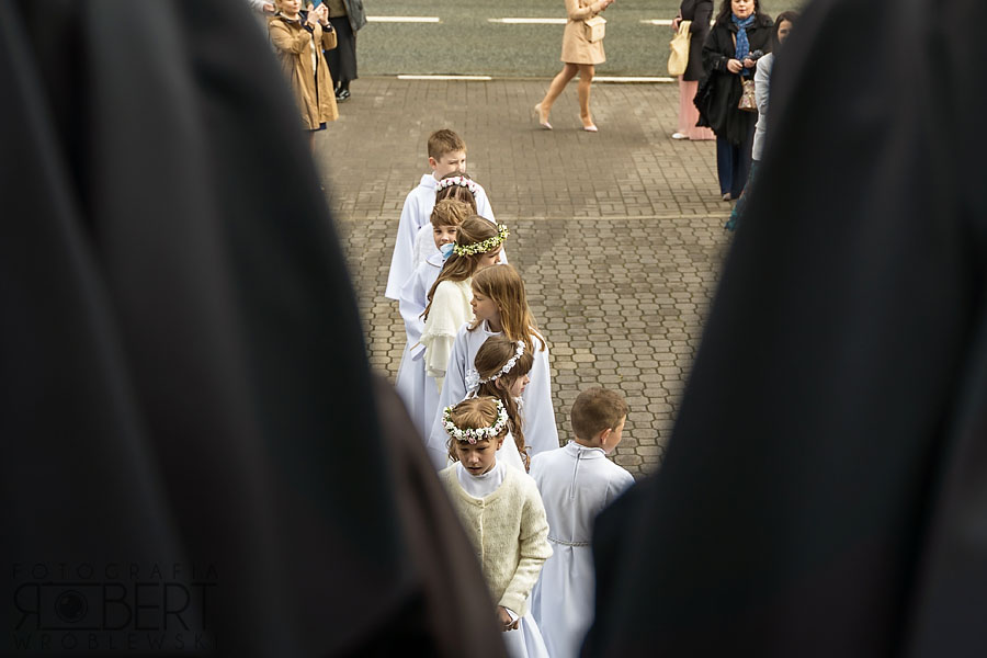 Przyjęcie sakramentu przez dziecko - reportaż