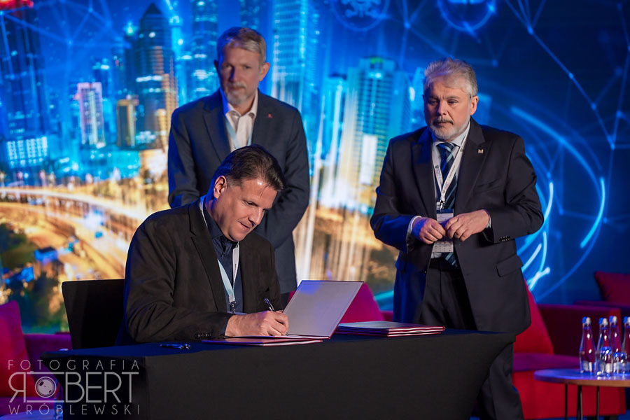 Uroczyste podpisanie porozumienia na Forum FG TIME - fotografia relacyjna