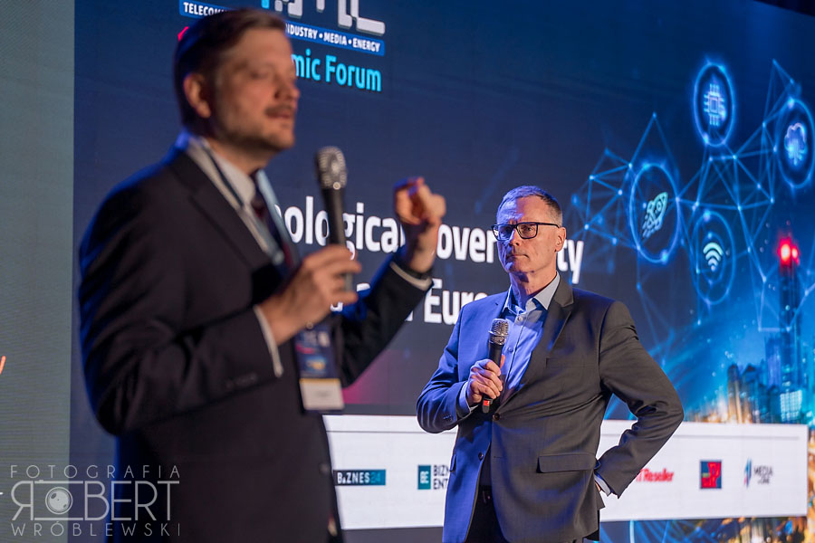 Portret prelegenta na Forum FG TIME - fotografia portretowa biznesowa