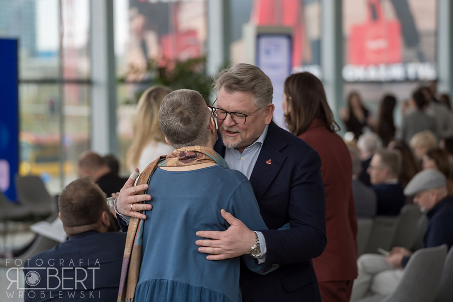 Rozmowy kuluarowe ekspertów